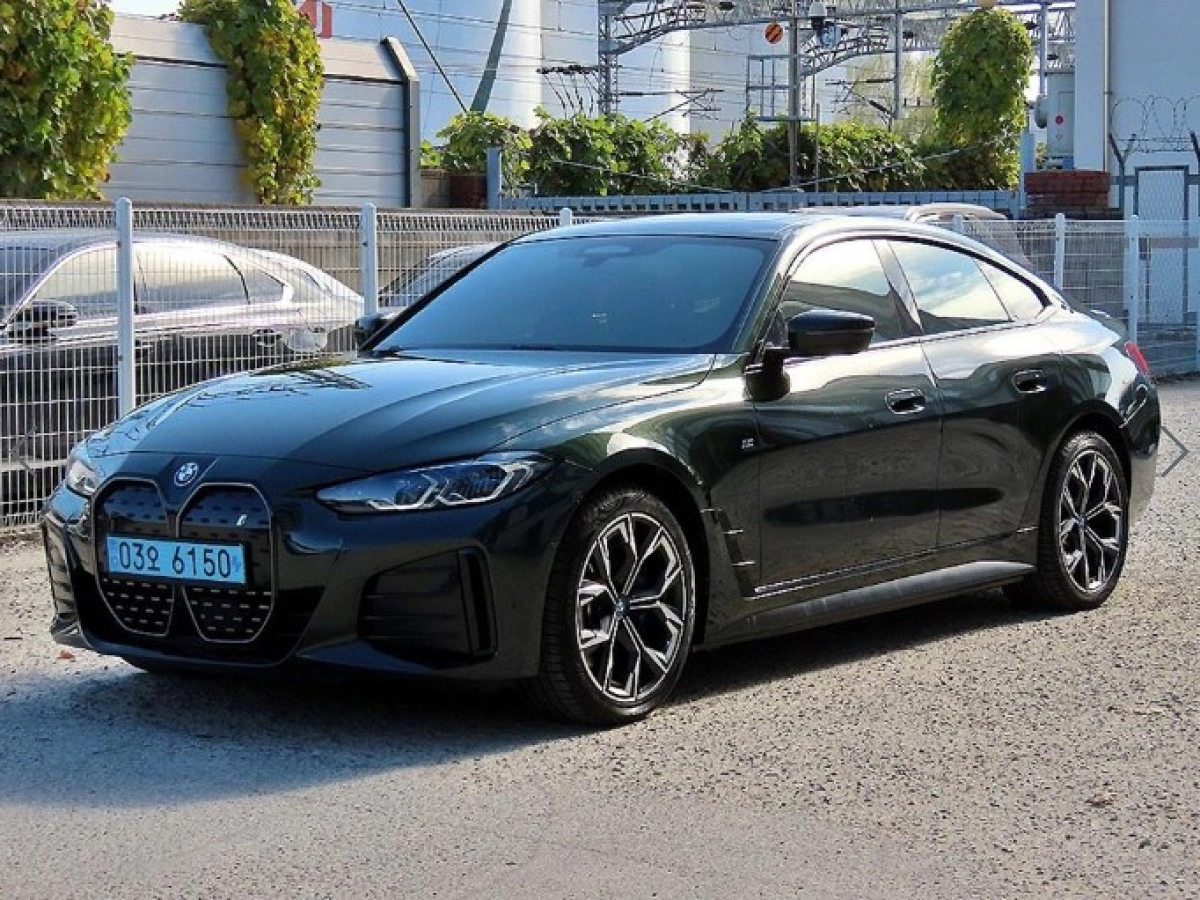 BMW I4
