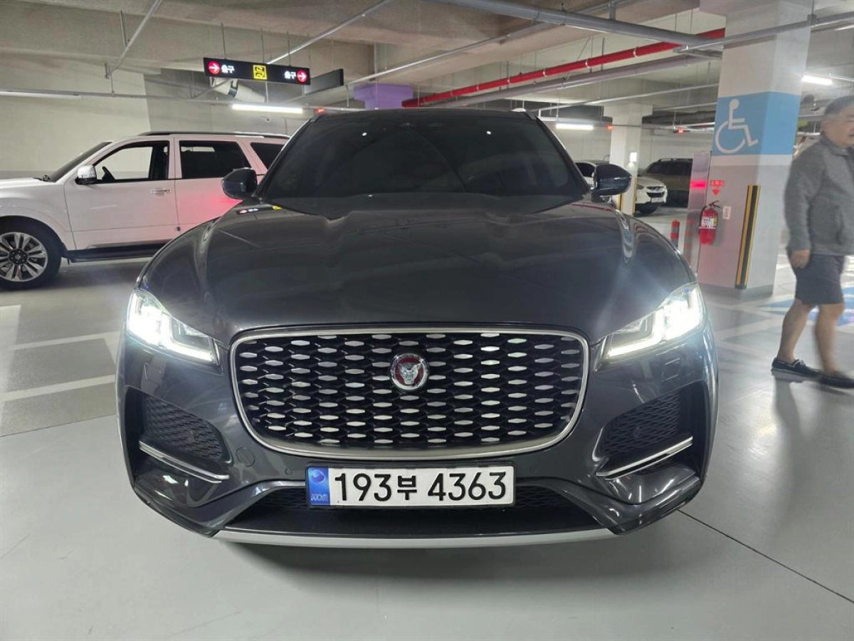 JAGUAR F-PACE