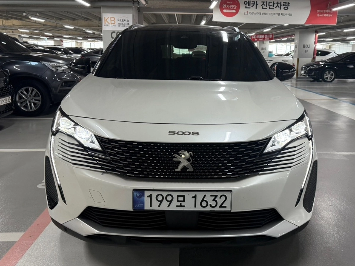 PEUGEOT 5008