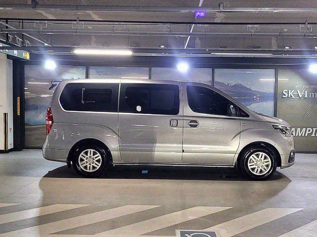 HYUNDAI STAREX GRAND