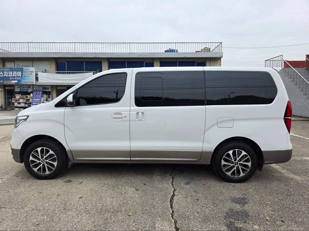 HYUNDAI STAREX GRAND
