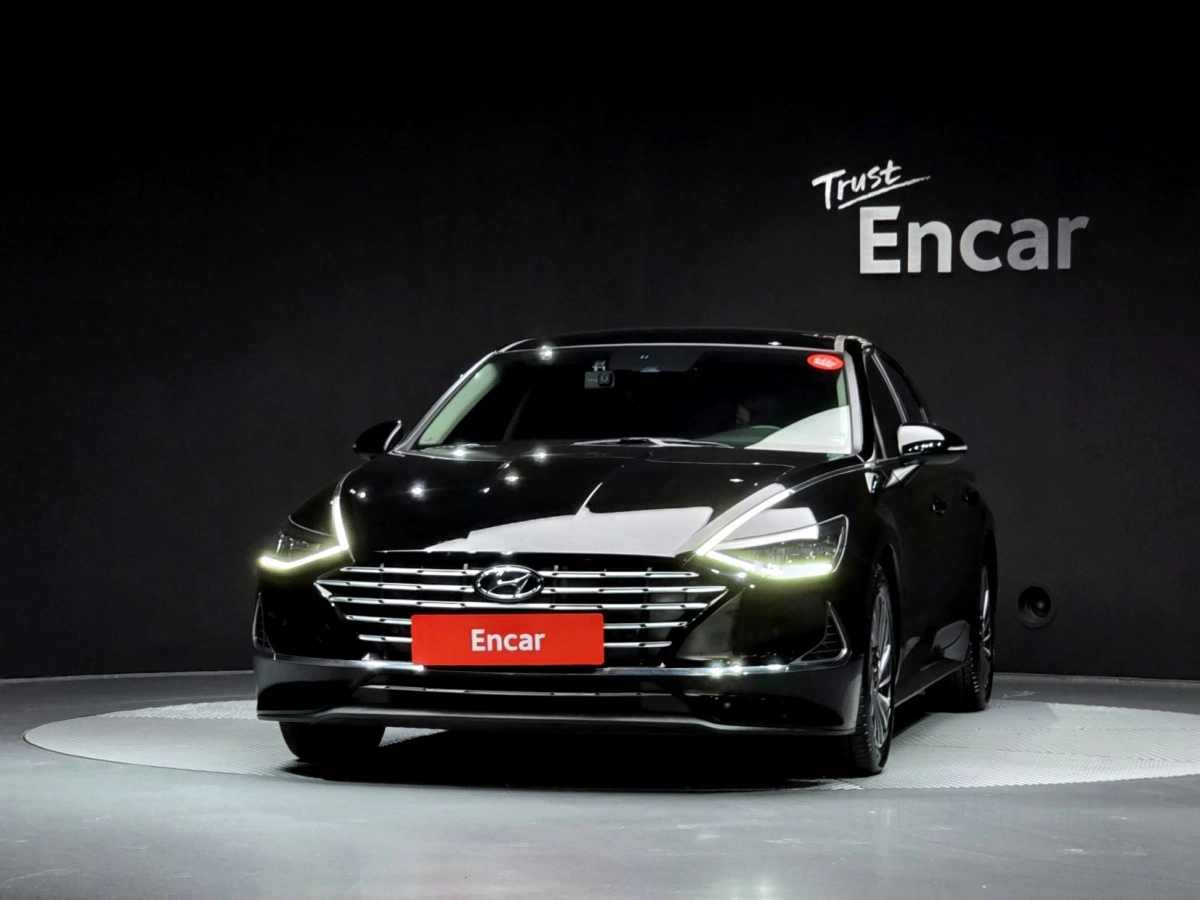 HYUNDAI SONATA HYBRID DN8