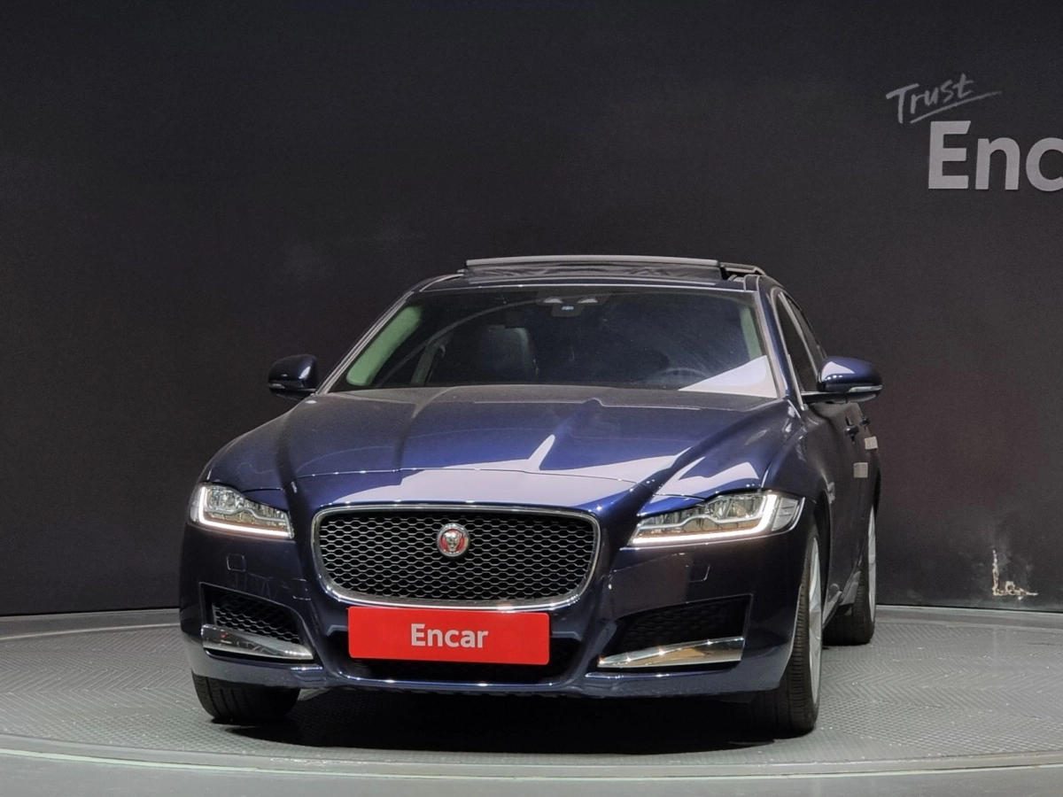 JAGUAR XF X260