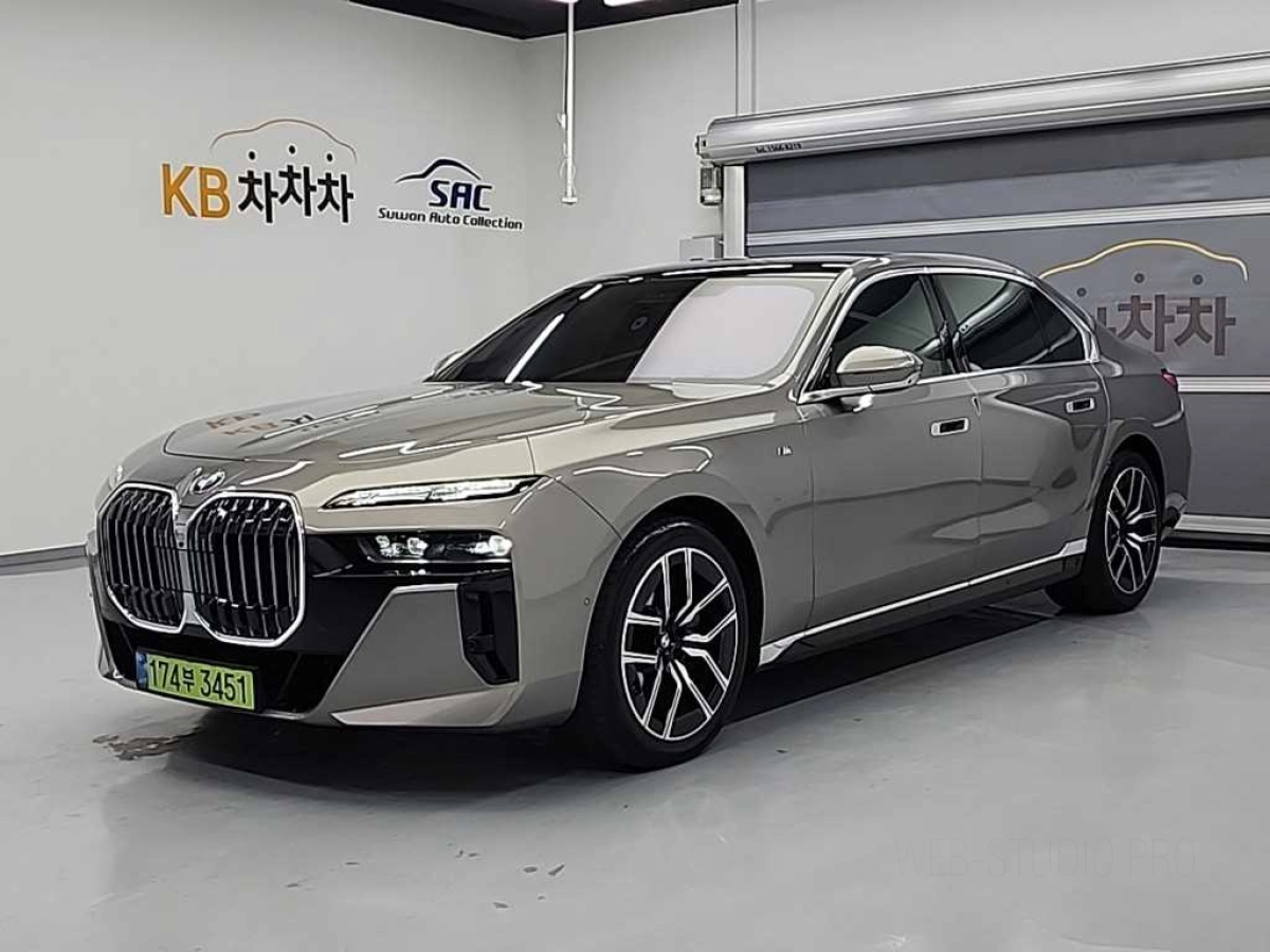 BMW 7-SERIES G70
