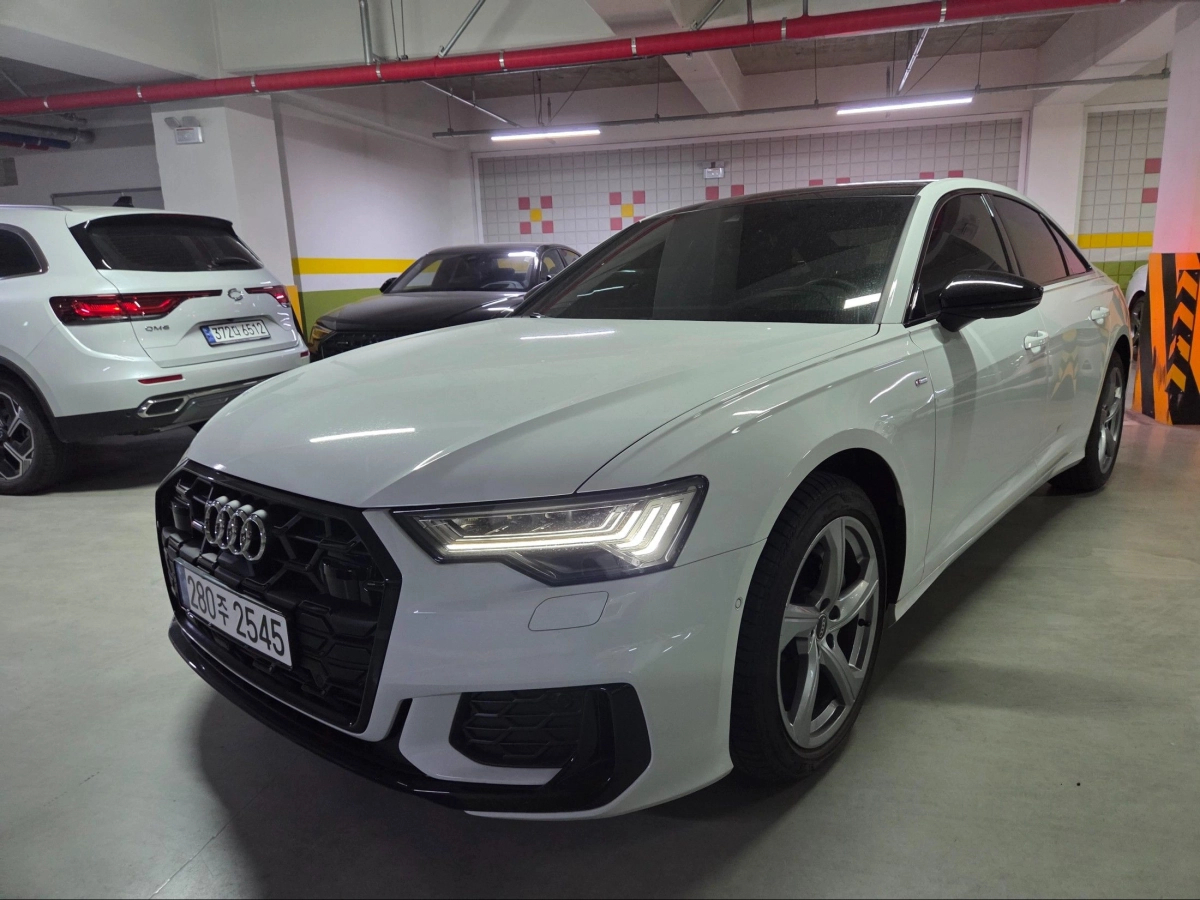 AUDI A6 C8