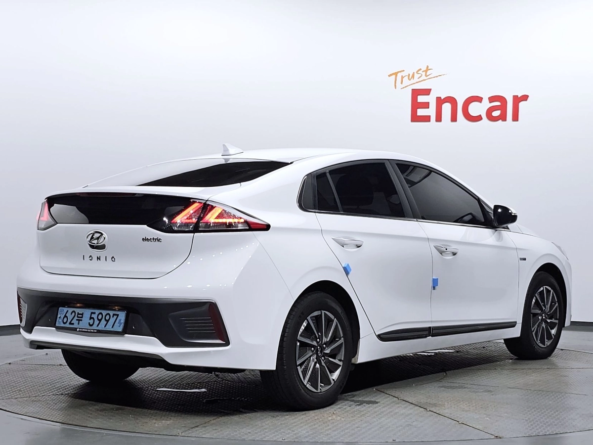 HYUNDAI IONIQ ELECTRIC