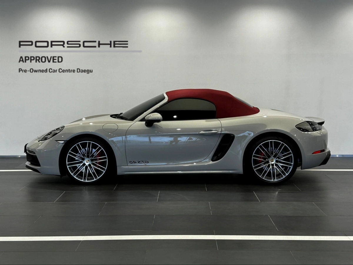 PORSCHE 718 BOXSTER