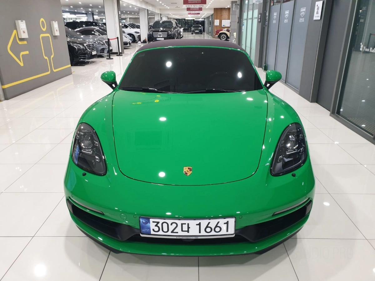 PORSCHE 718 BOXSTER