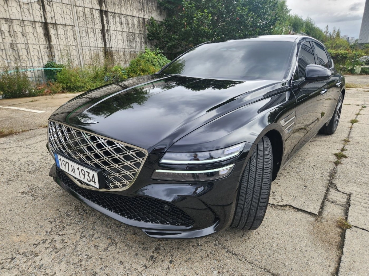 GENESIS G80 RG3  2025