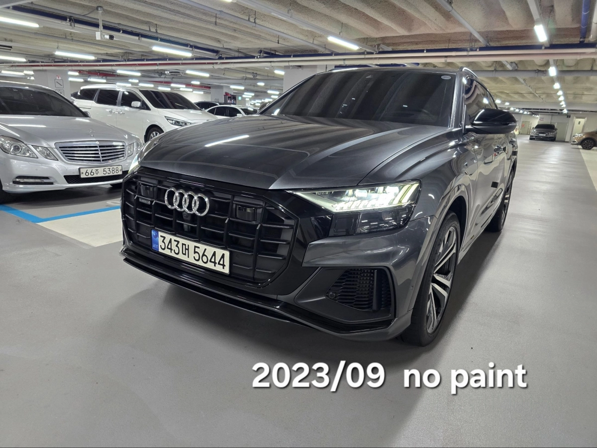 AUDI Q8 4M