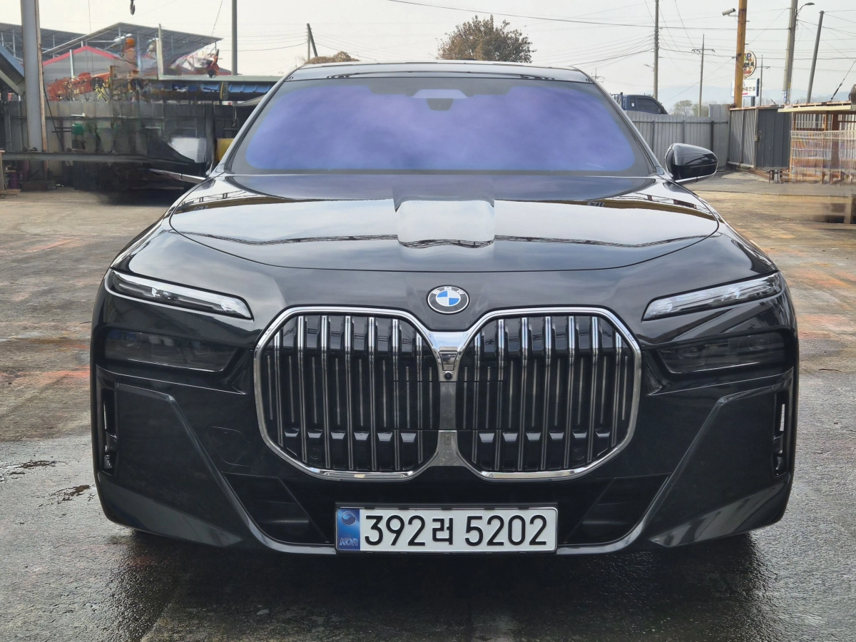 BMW 7-SERIES G70 2024