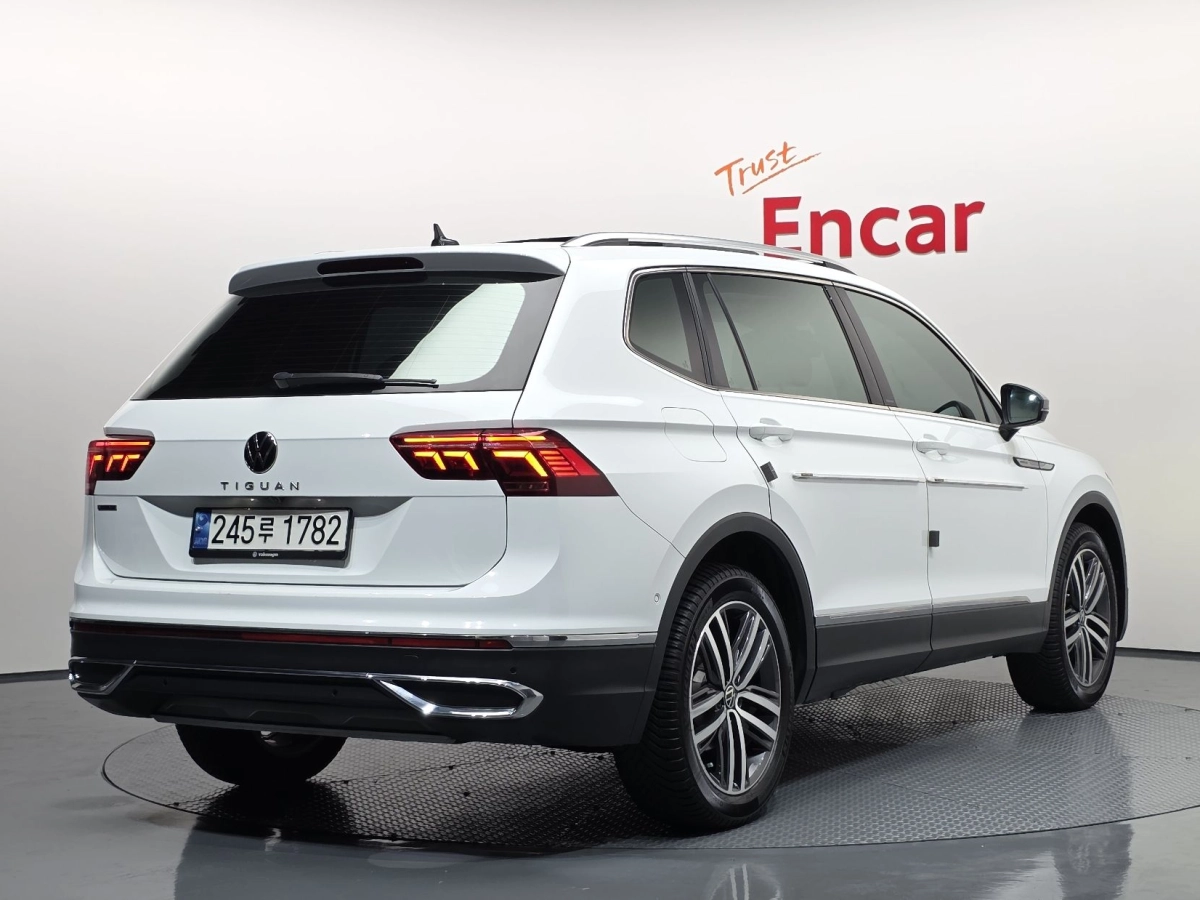 VOLKSWAGEN TIGUAN ALLSPACE