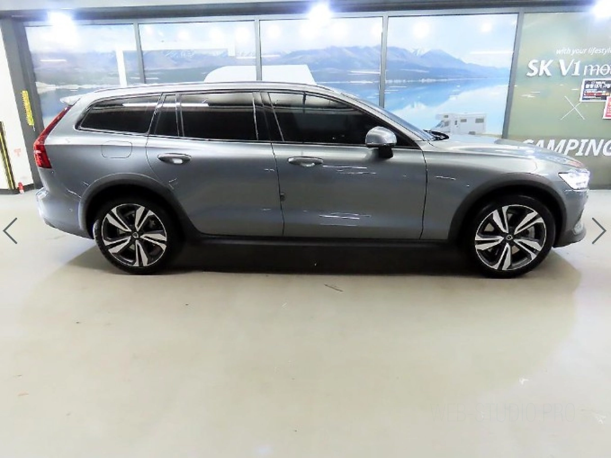 VOLVO V60 CROSS COUNTRY