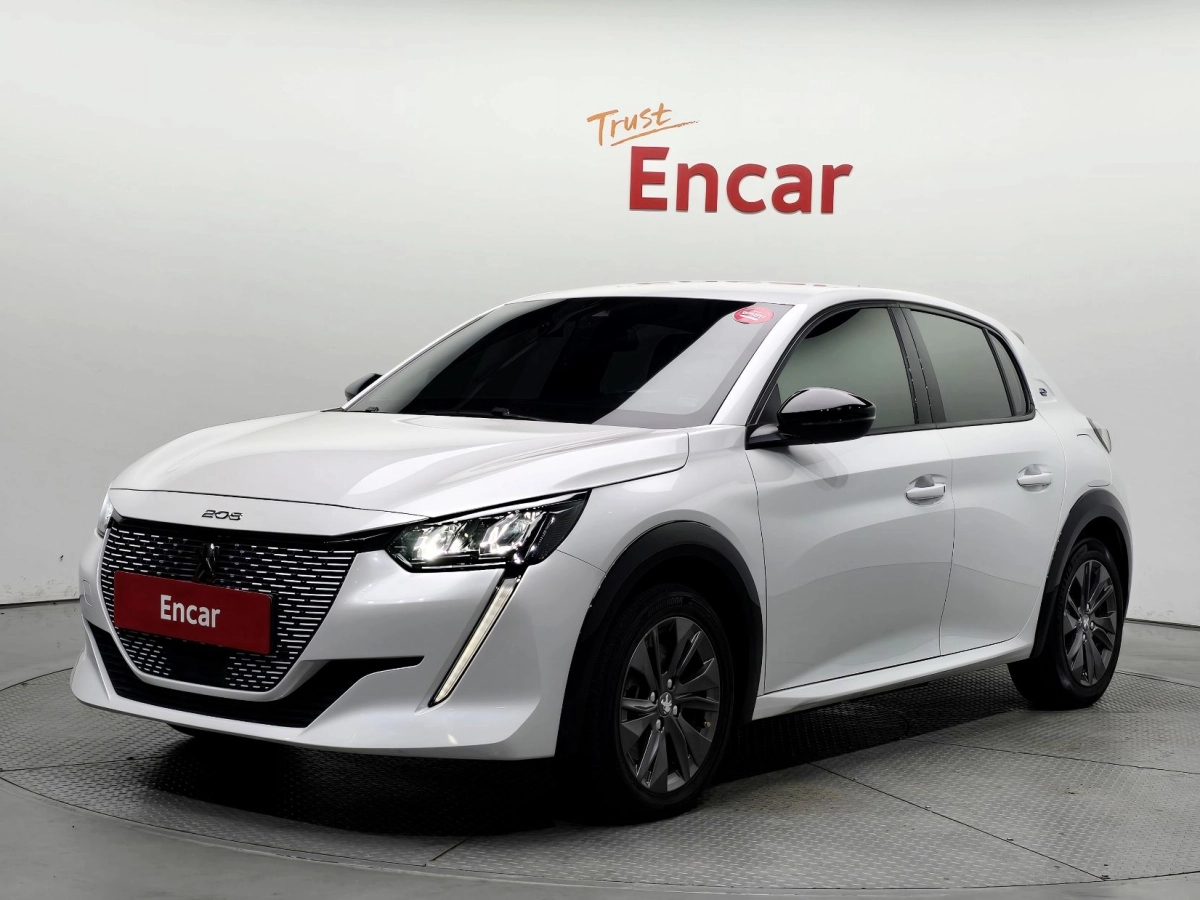 PEUGEOT E-208  2022