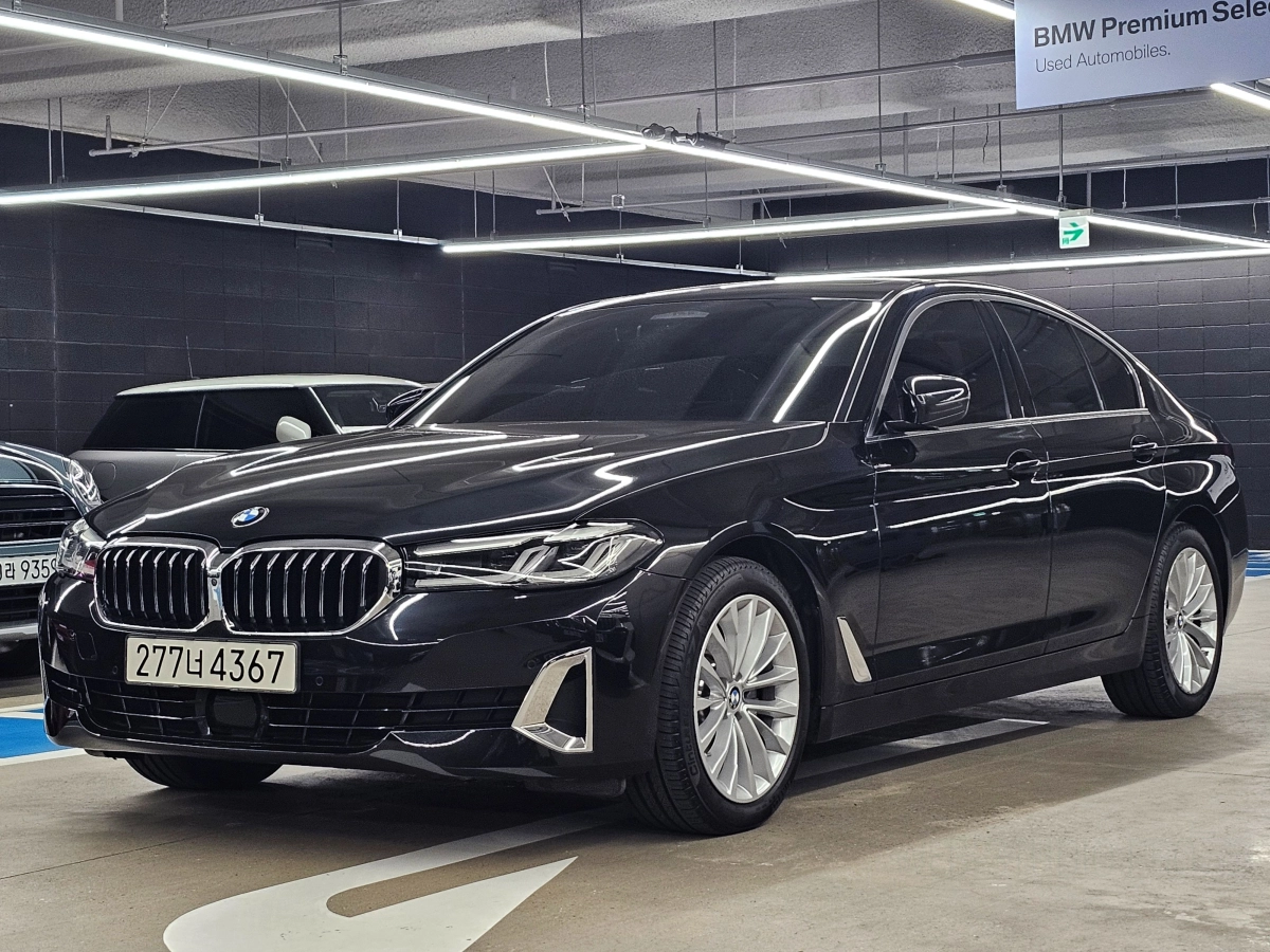 BMW 5-SERIES G30 2021
