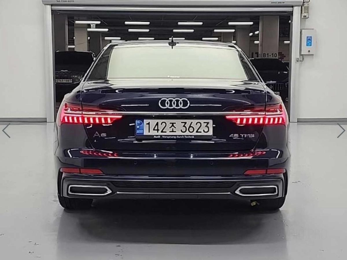 AUDI A6 C8