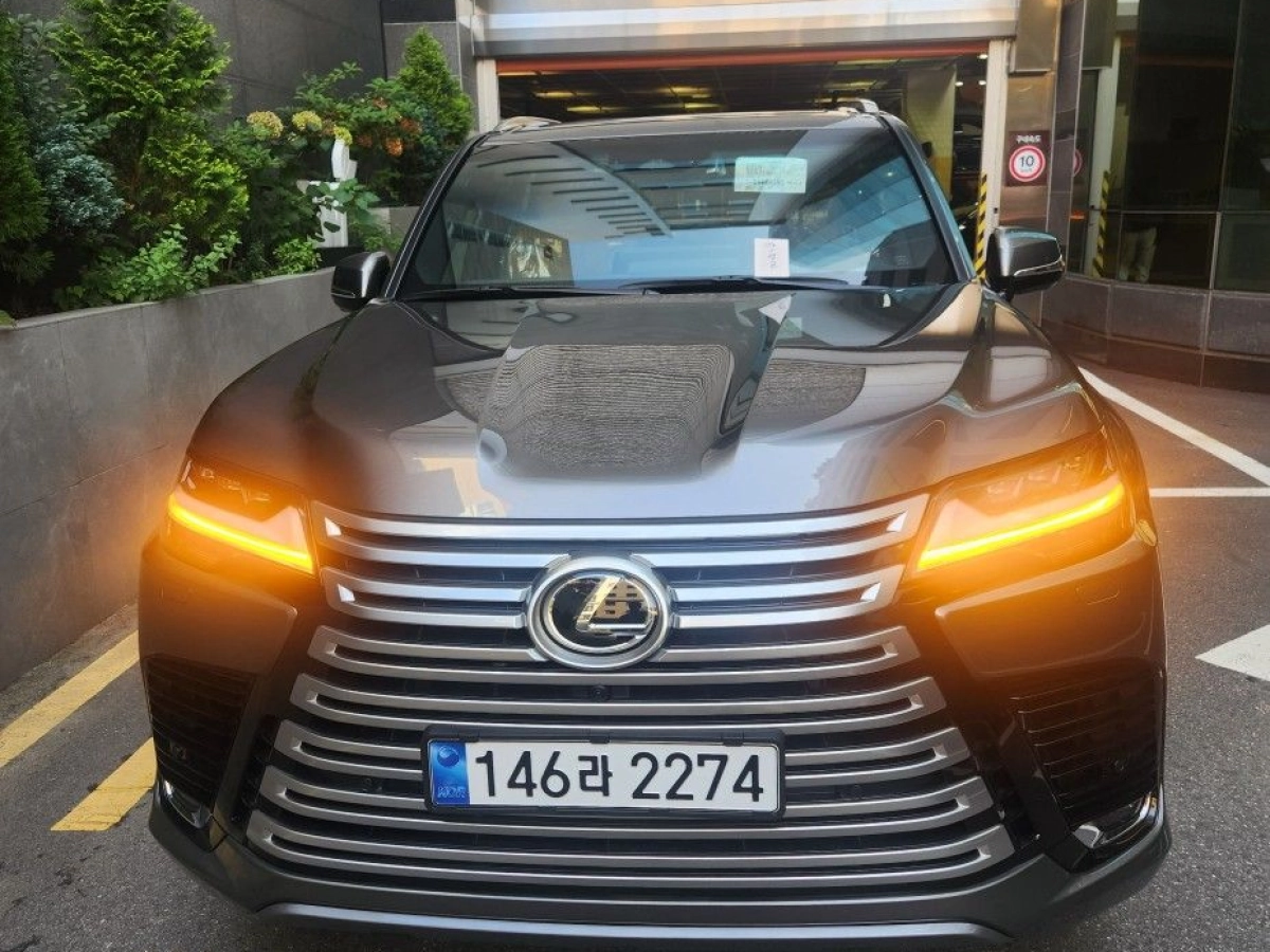 LEXUS LX  2025