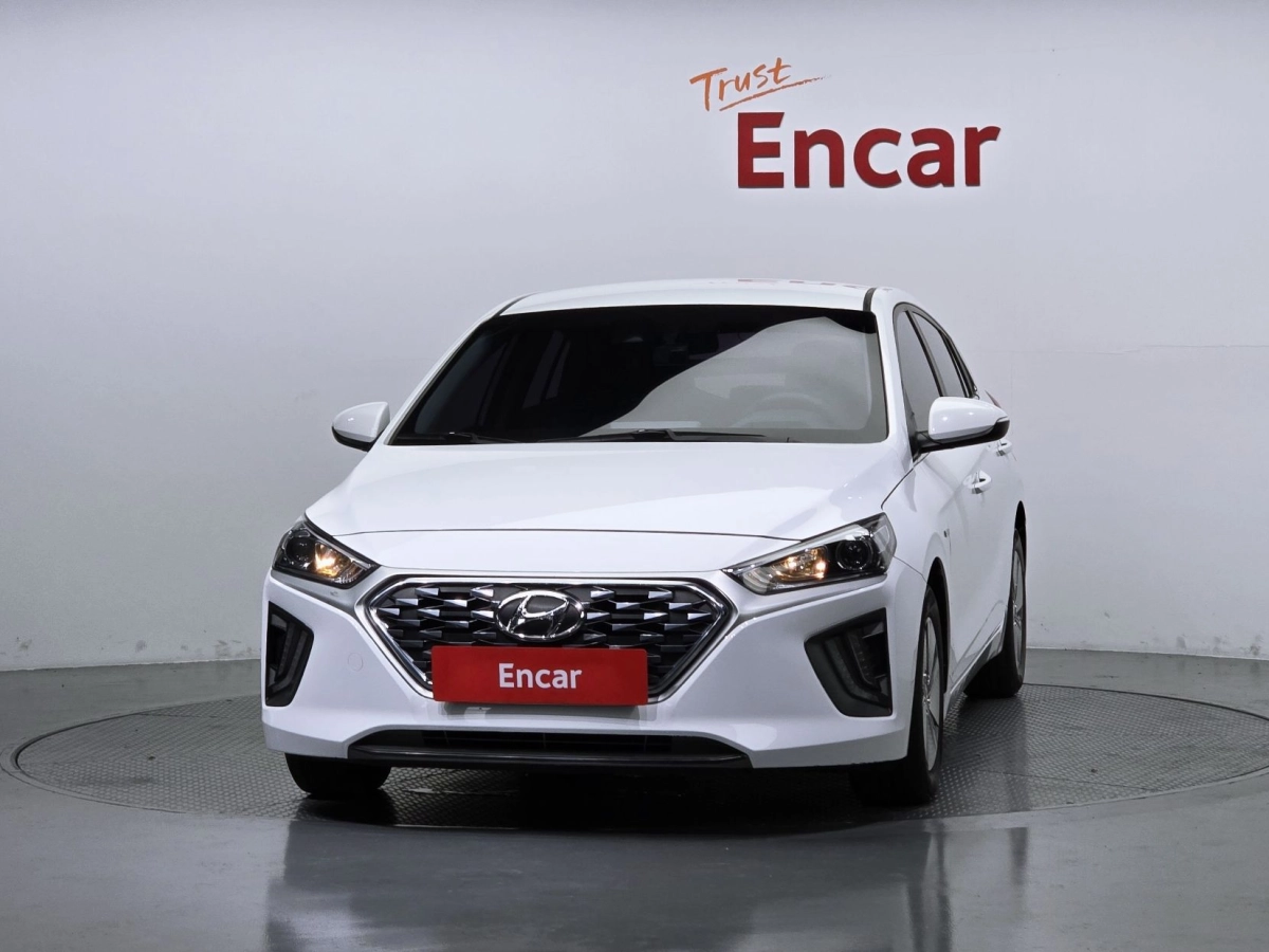 HYUNDAI IONIQ HYBRID