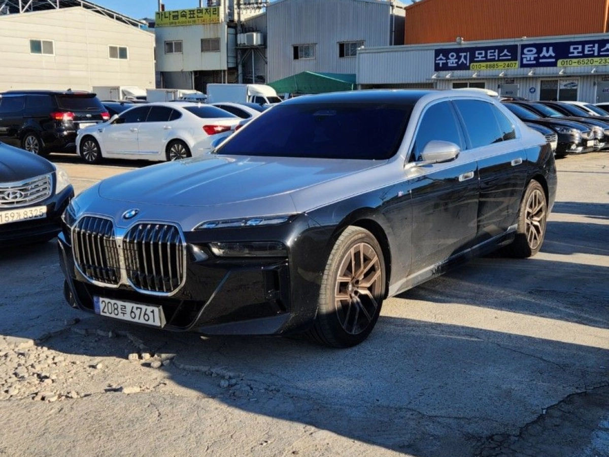 BMW 7-SERIES G70