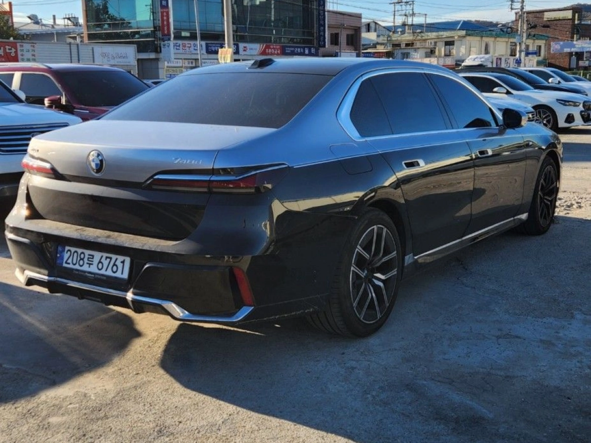 BMW 7-SERIES G70