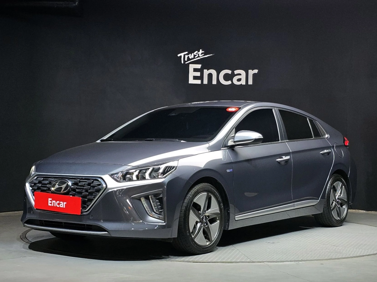 HYUNDAI IONIQ HYBRID