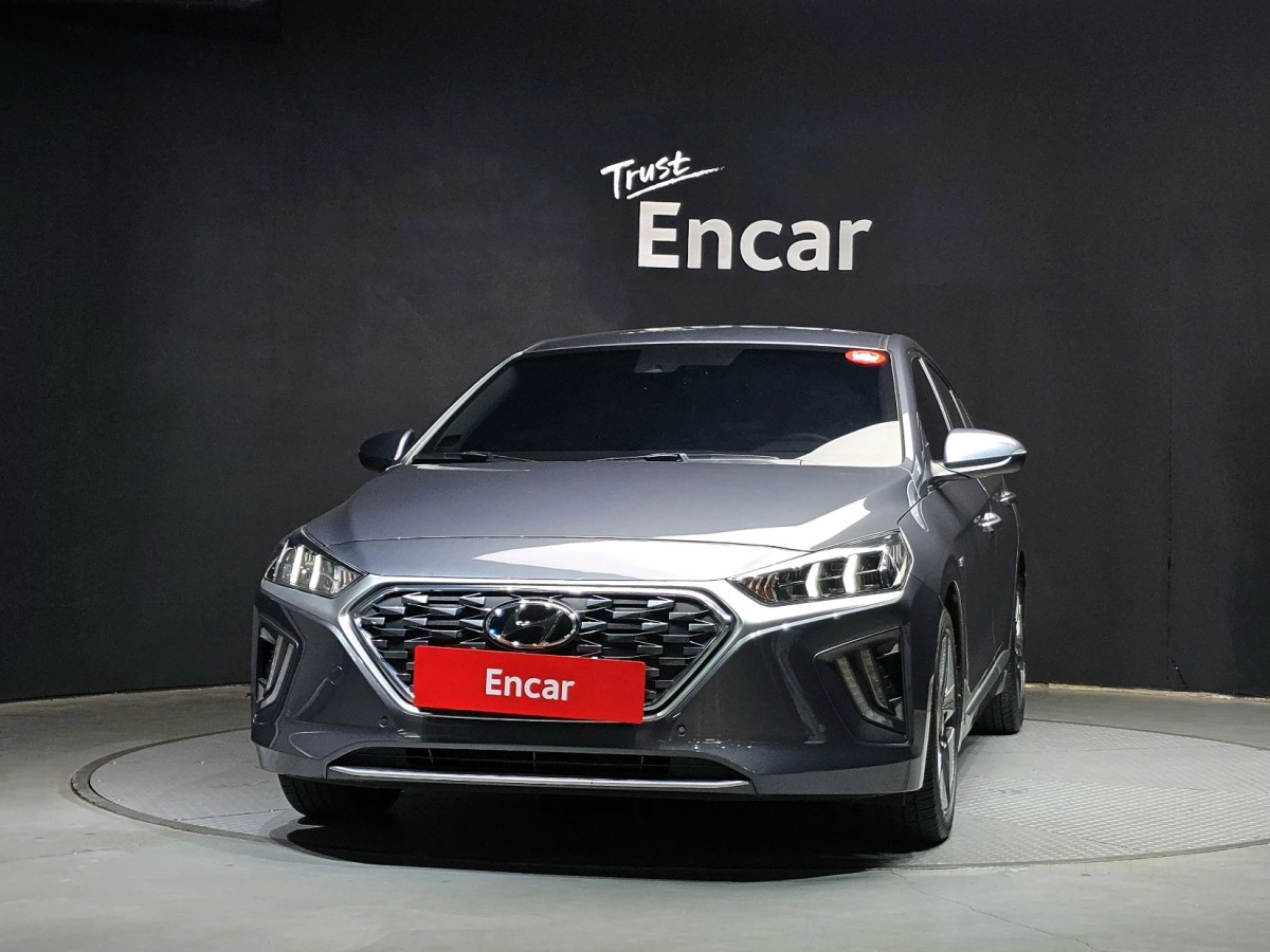 HYUNDAI IONIQ HYBRID