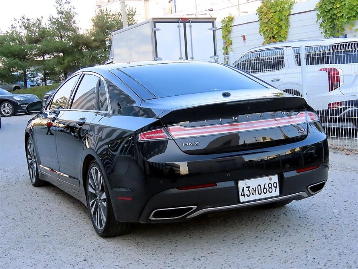LINCOLN MKZ
