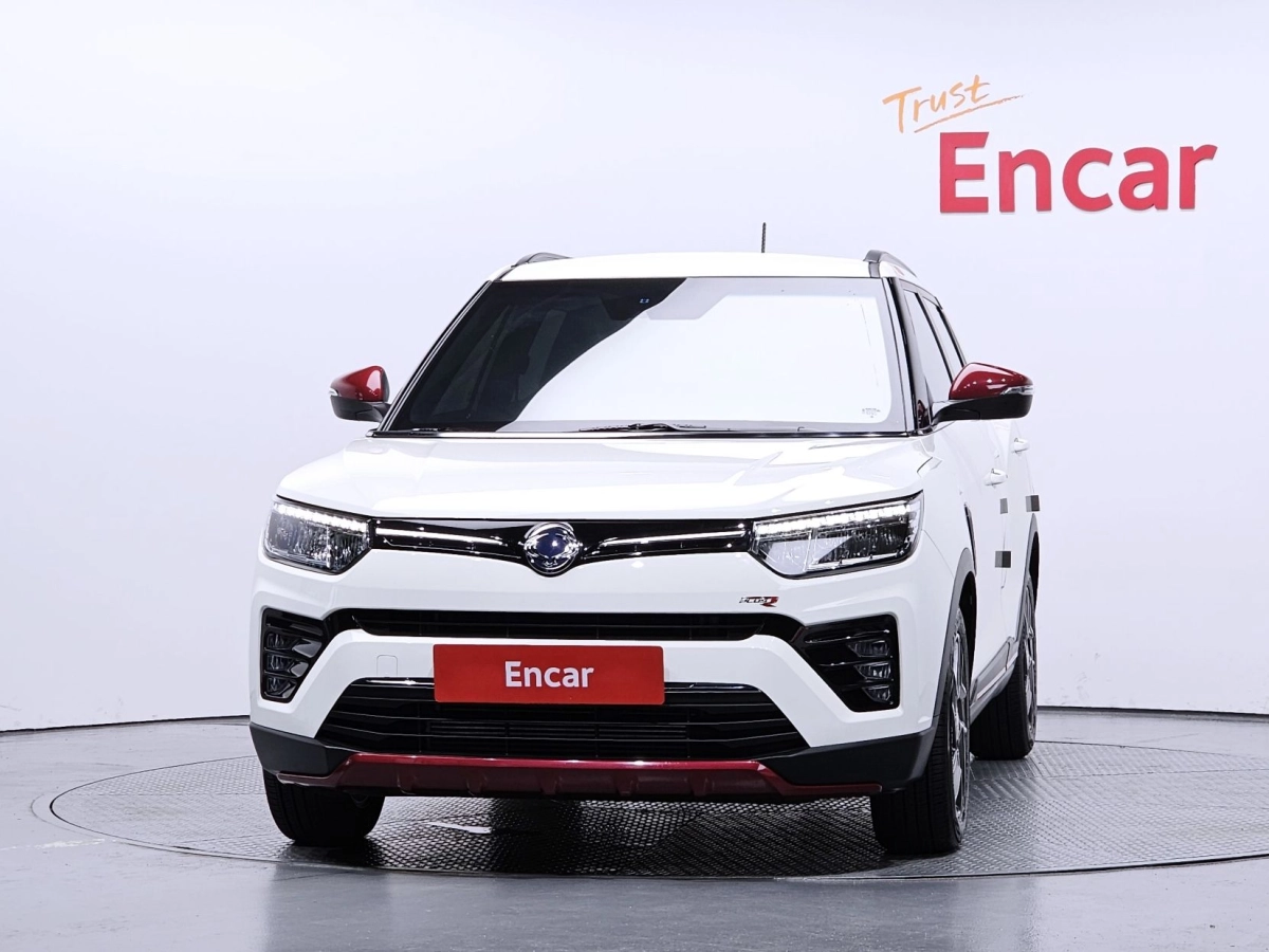 SSANGYONG TIVOLI VERY NEW