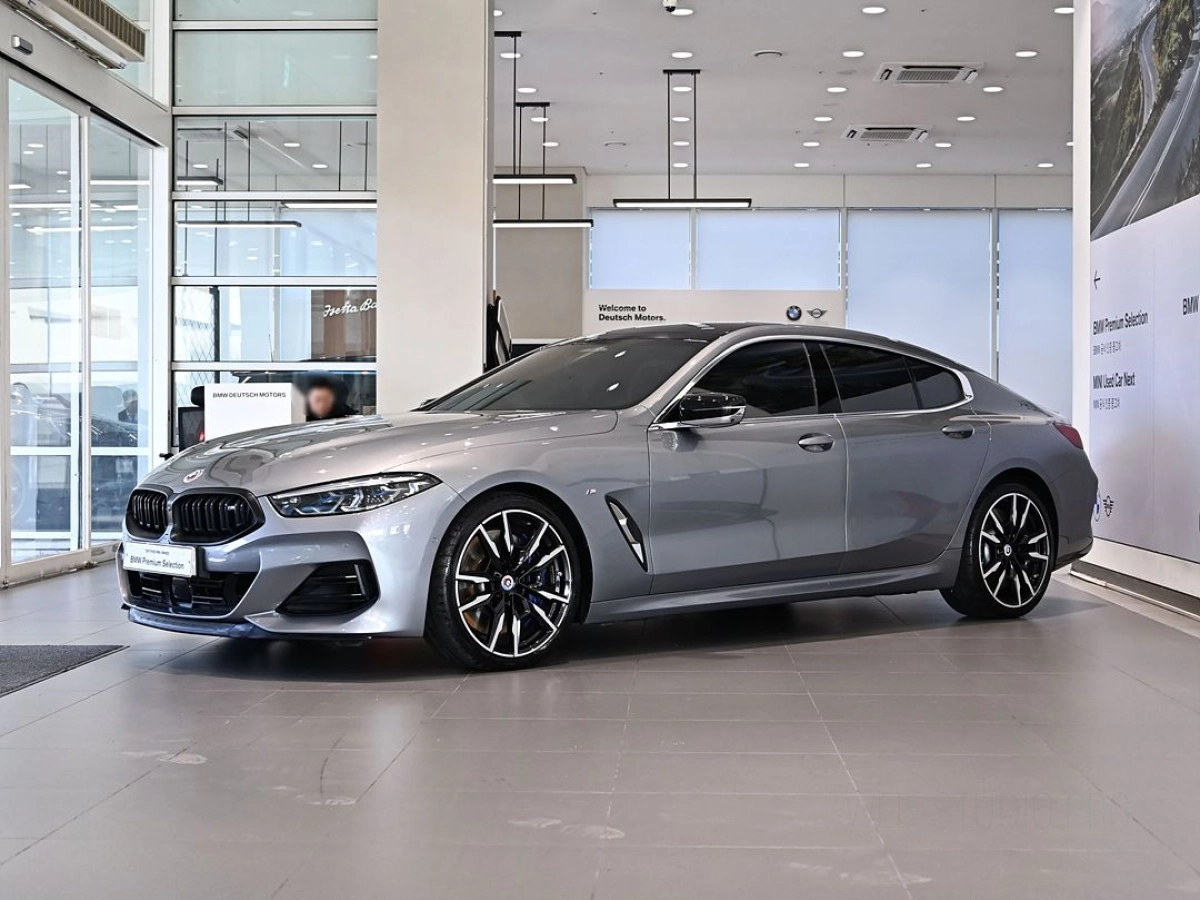 BMW 8-SERIES G15