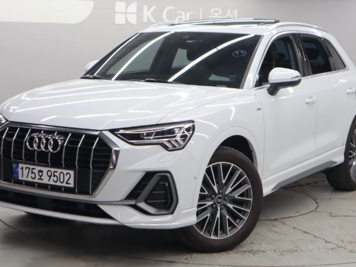 AUDI Q3 F3  2023