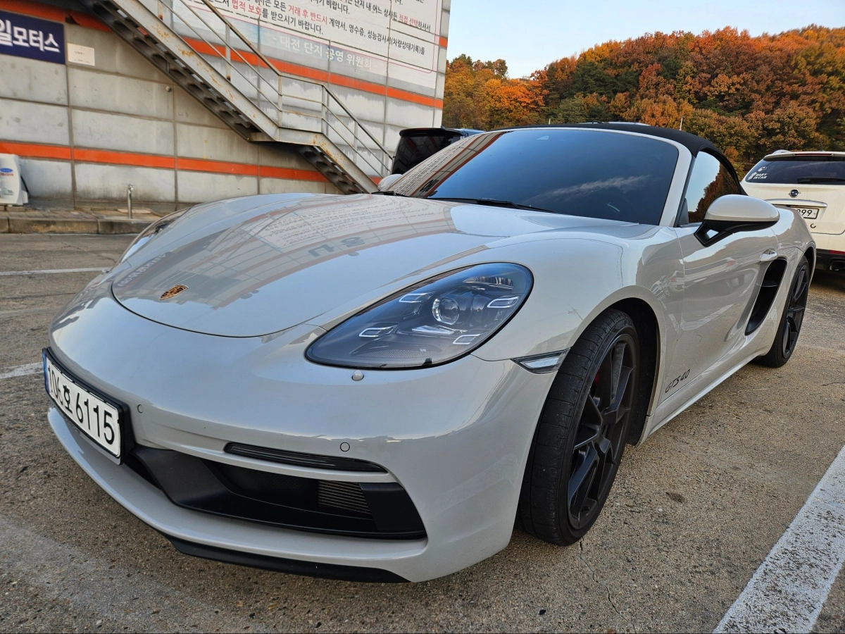 PORSCHE 718 BOXSTER