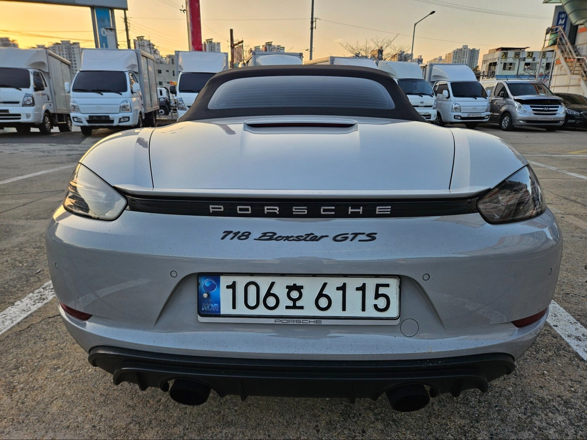 PORSCHE 718 BOXSTER