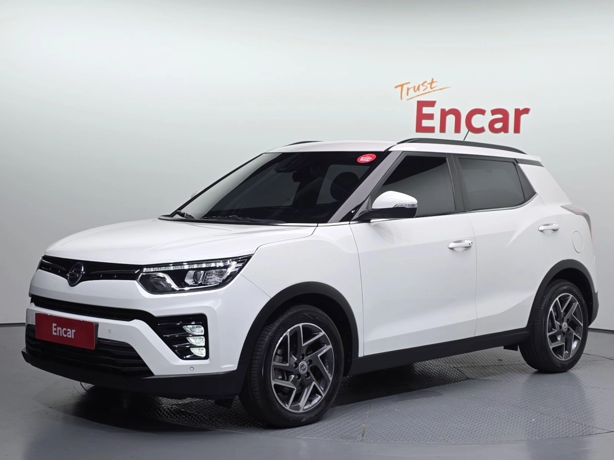 SSANGYONG TIVOLI VERY NEW