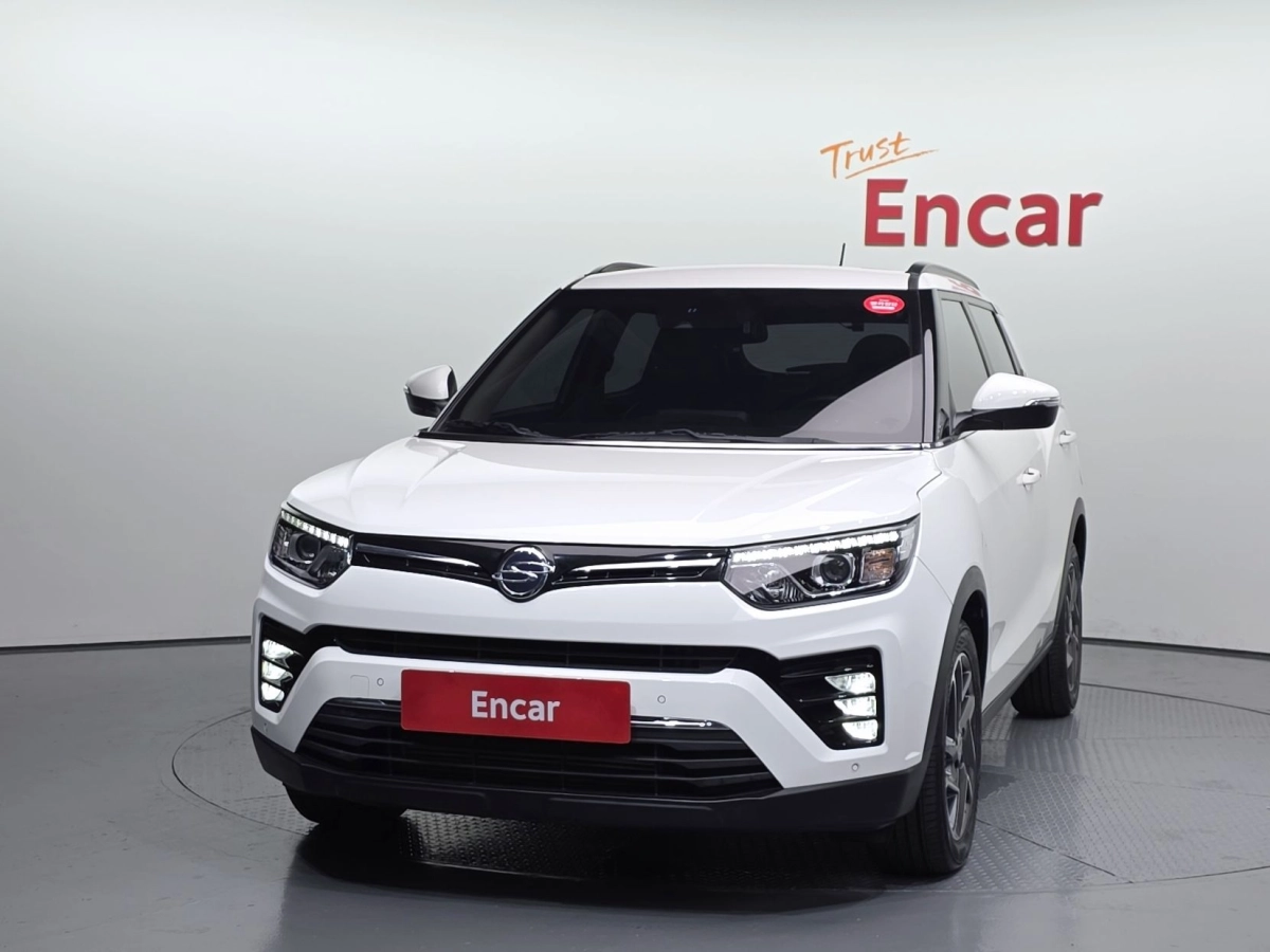 SSANGYONG TIVOLI VERY NEW