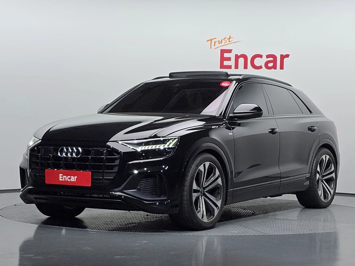 AUDI Q8 4M