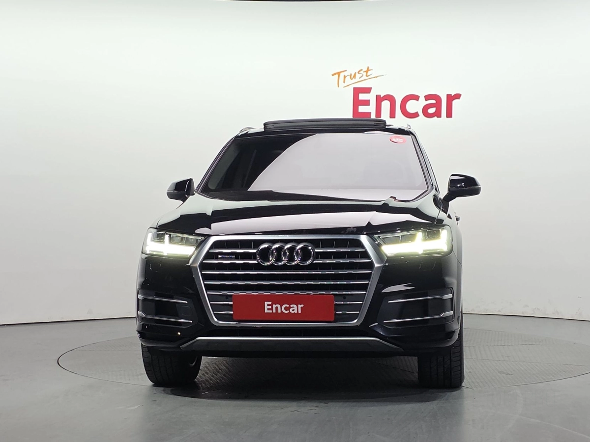 AUDI Q7 4M