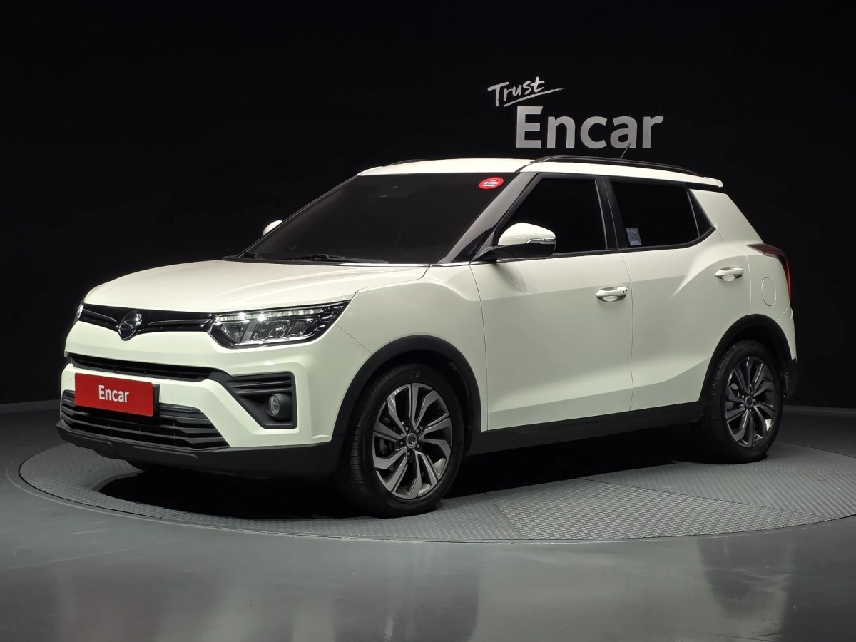SSANGYONG TIVOLI VERY NEW