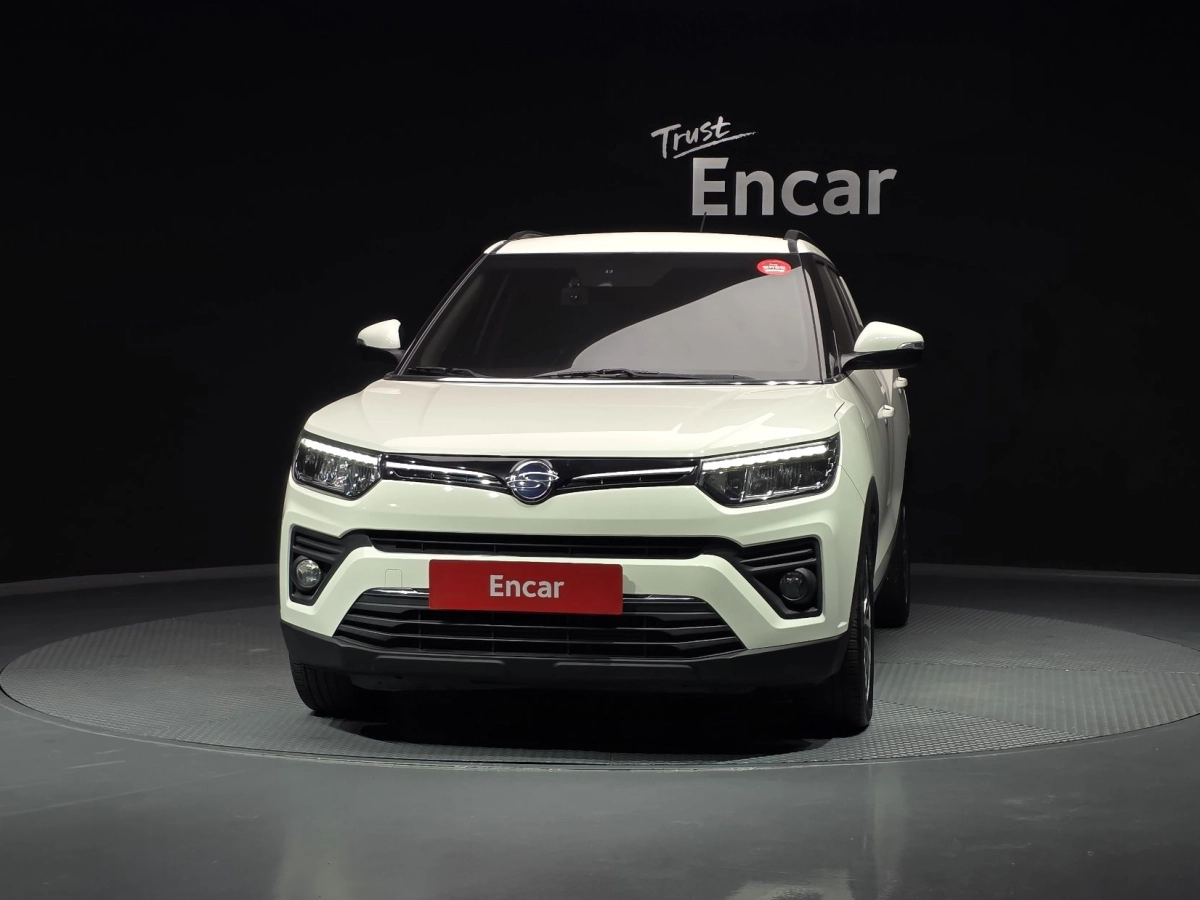 SSANGYONG TIVOLI VERY NEW