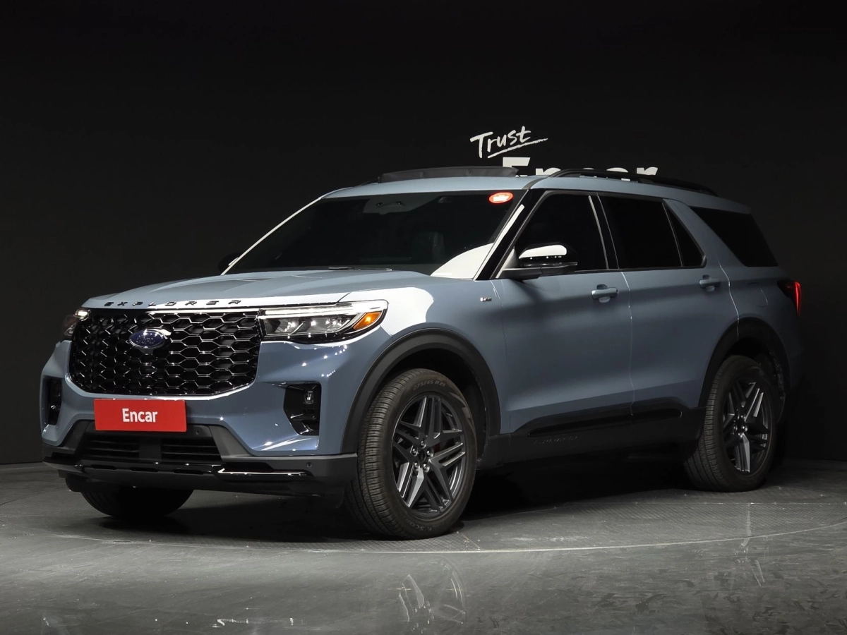 FORD EXPLORER 2025