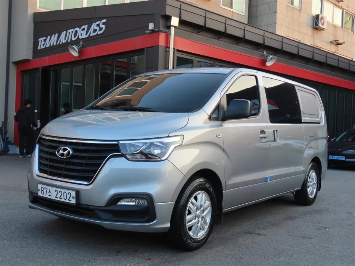 HYUNDAI STAREX GRAND