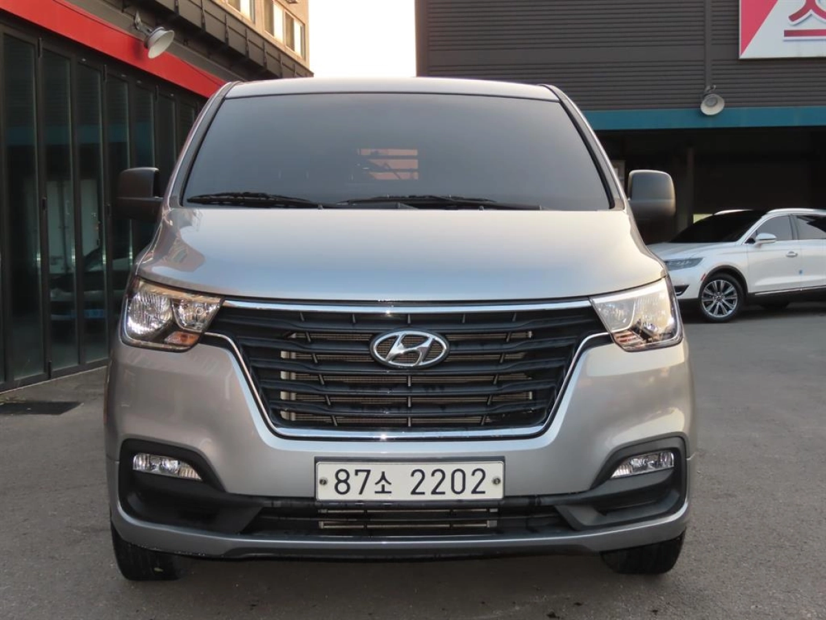 HYUNDAI STAREX GRAND