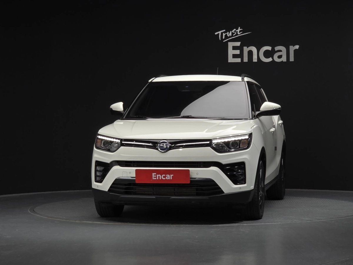 SSANGYONG TIVOLI VERY NEW
