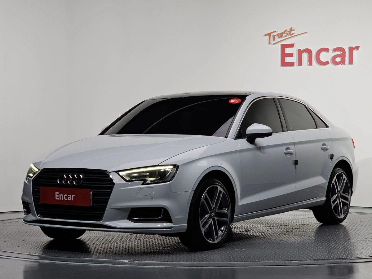 AUDI A3  2019