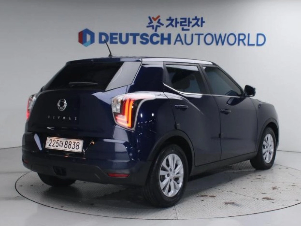 SSANGYONG TIVOLI VERY NEW