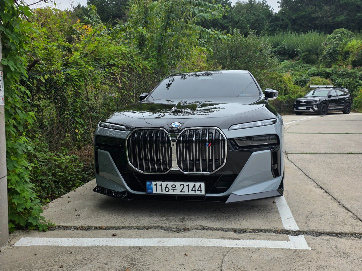 BMW 7-SERIES G70