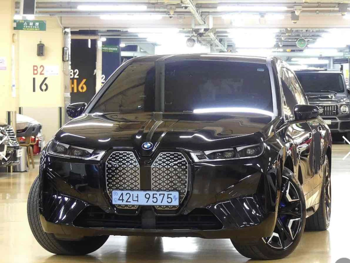BMW IX