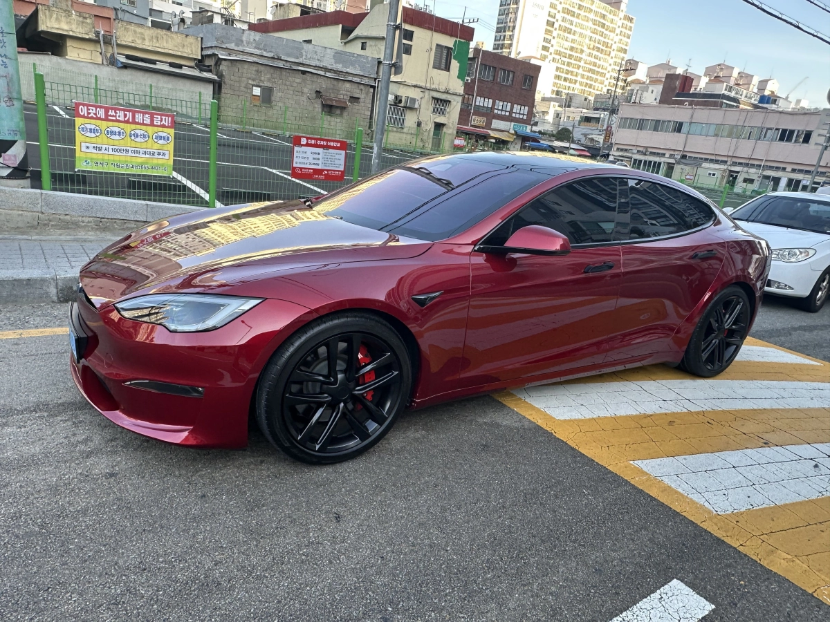TESLA MODEL S