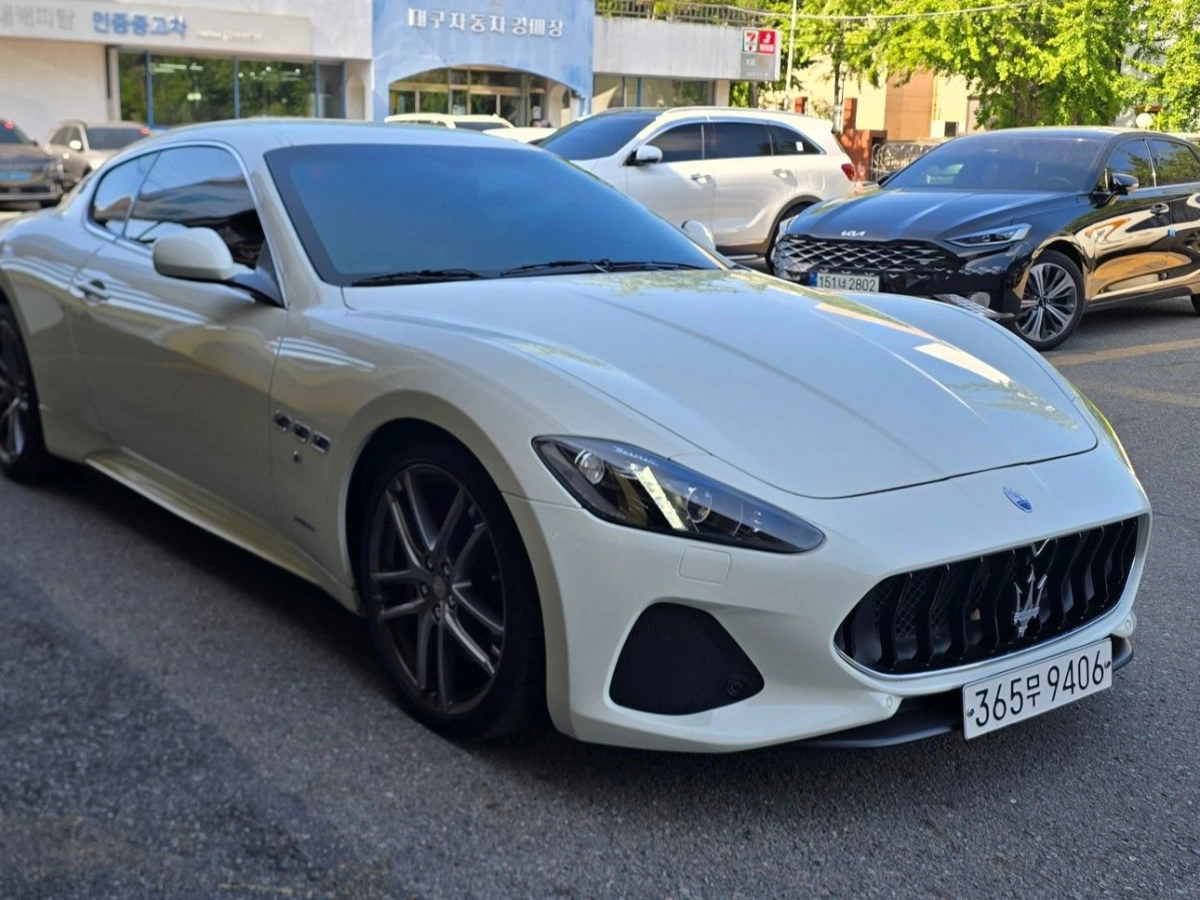 MASERATI GRANTURISMO