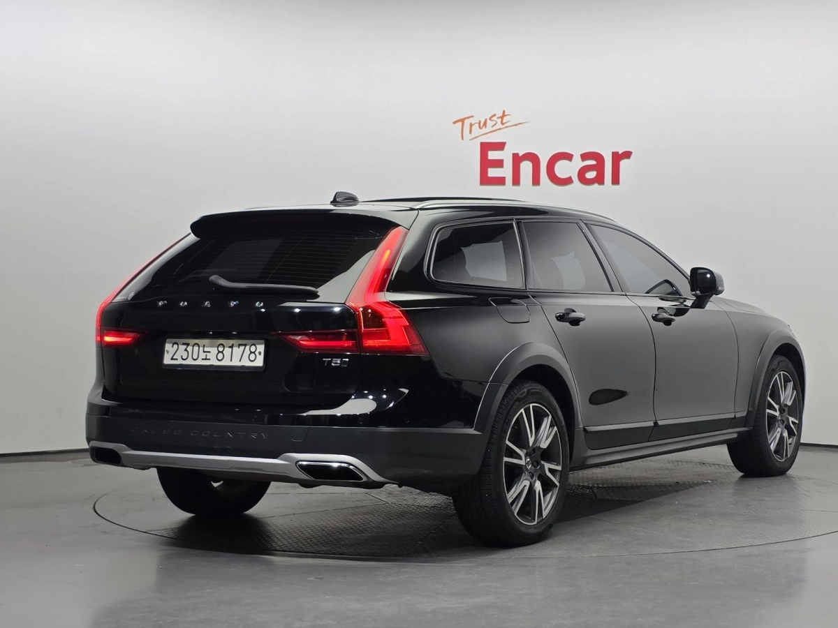 VOLVO V90 CROSS COUNTRY