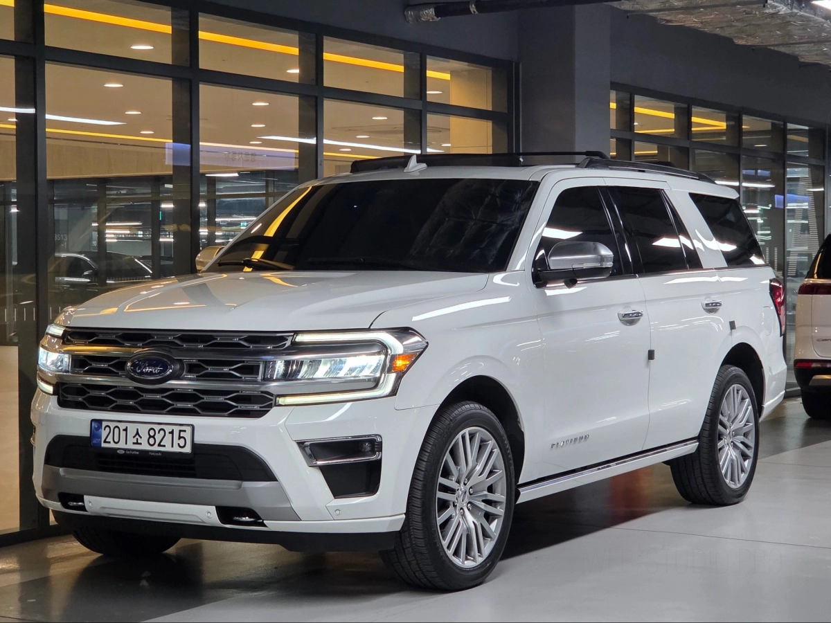 FORD EXPEDITION 2023